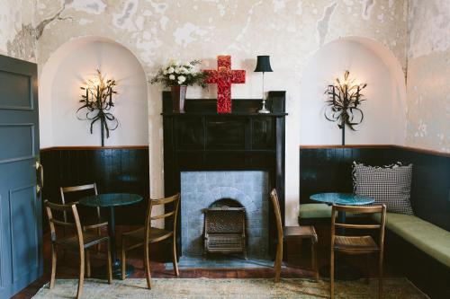 Pub/salong, The Convent Hotel near Auckland Zoo