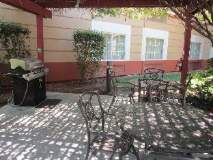 Extended Stay America Suites - Pleasanton - Chabot Dr.