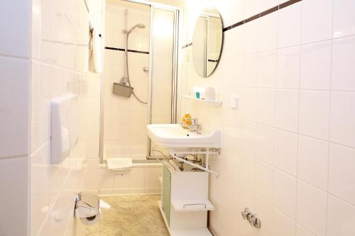 淋浴間, Hotel Goldener Löwe (Hotel Goldener Lowe) in 艾恩貝克