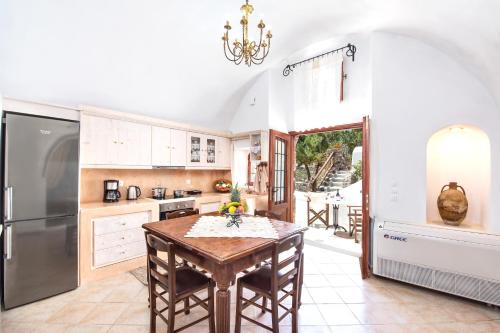 Kokos Traditional Houses - image 14