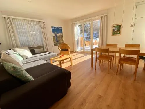 Casa Zundregn - ein Bijou mit privater Terrasse und E-Mobility in Savognin, Schweiz