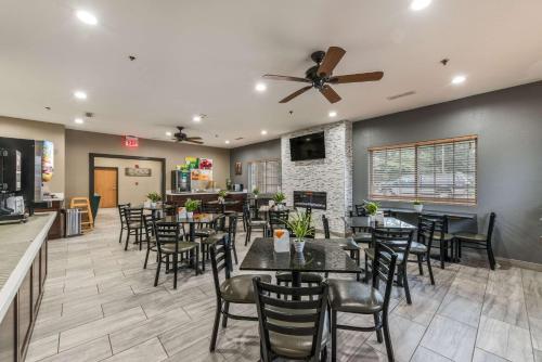 Quality Inn & Suites Hendersonville - Flat Rock - image 14