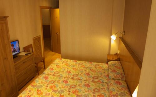 Double or Twin Room with Shared Bathroom
