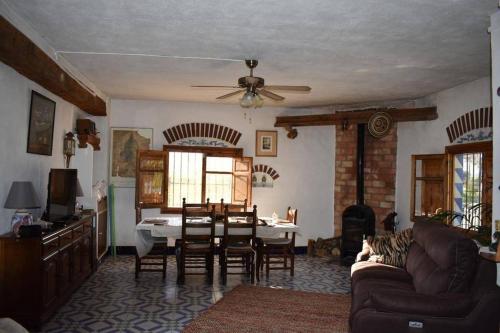  Casa La Paransa - Casa Rural con Piscina - Relajarse y Desconectar in Yátova