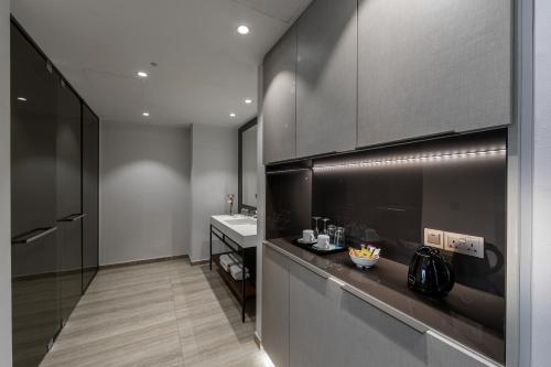 设施服务, Aliathon Ionian in 帕福斯