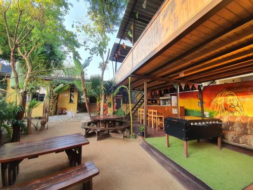 Jardí, Lebo's Soweto Backpackers in Soweto