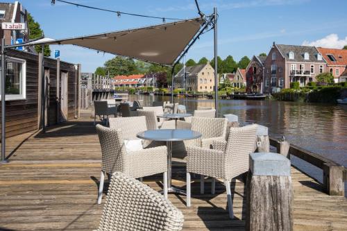 Restaurant, Hotel Cafe Restaurant De Posthoorn in Dongeradeel