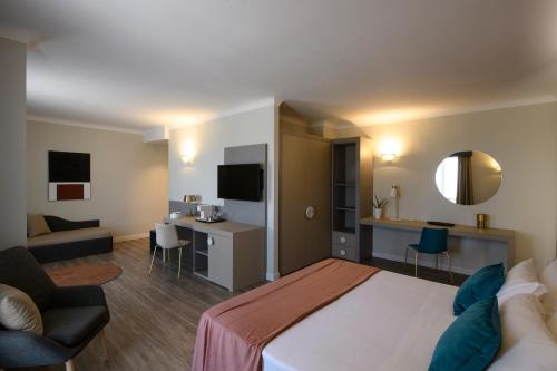 Seawater Hotel - image 10