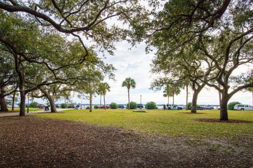 195 East Bay - image 7