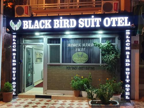 Black Bird Suite Hotel