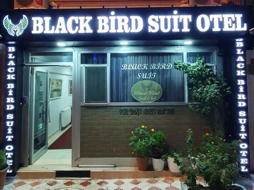 Black Bird Suite Hotel