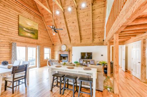 Lazy Lodge in Mineral, USA