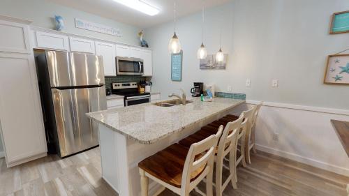 Twisted Pelican townhouse - image 7