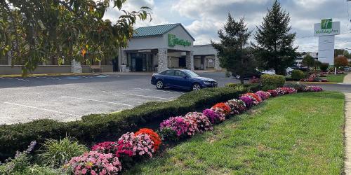 Holiday Inn Hazlet, an IHG Hotel