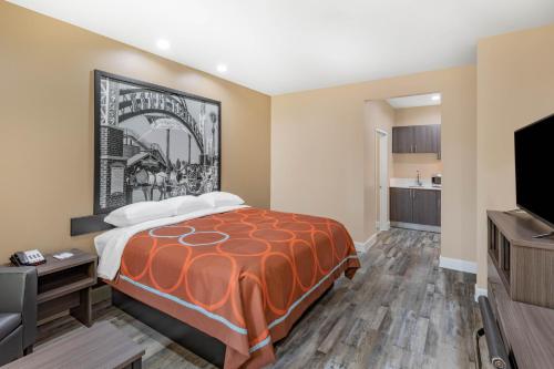 Super 8 by Wyndham Houston NW Beltway 8/West Rd - image 12