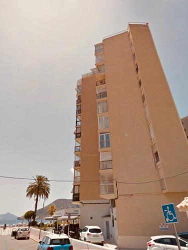 Apartamento frente al mar en Calpe con parking para 4 personas