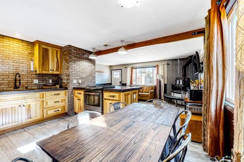 Mount Doble Escape in Big Bear City, USA