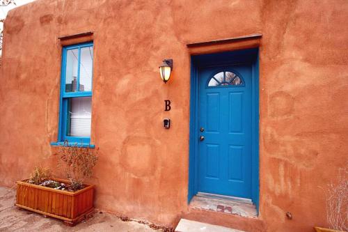 Closson Studio - Stylish - Near Plaza - Queen bed in Santa Fe, USA