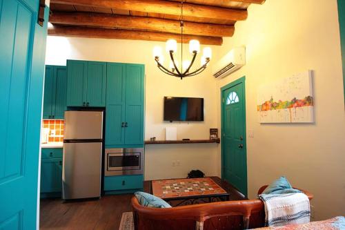 Closson Studio - Stylish - Near Plaza - Queen bed in Santa Fe, USA