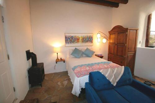 Closson Getaway - Courtyard - Railyard and Plaza thumb 3