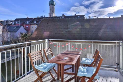 Perfekt für Firmen & Gruppen: 1 Haus 5 Wohnungen