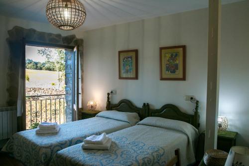 2 twin beds