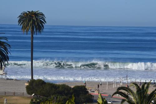 Moonlight Beach Motel