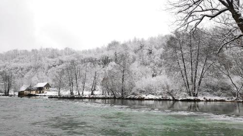 SMARAGD RIVER near Rastoke & Plitvice Lakes