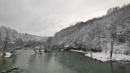 SMARAGD RIVER near Rastoke & Plitvice Lakes