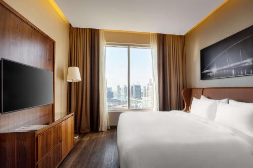 Radisson Blu Hotel, Dubai Canal View
