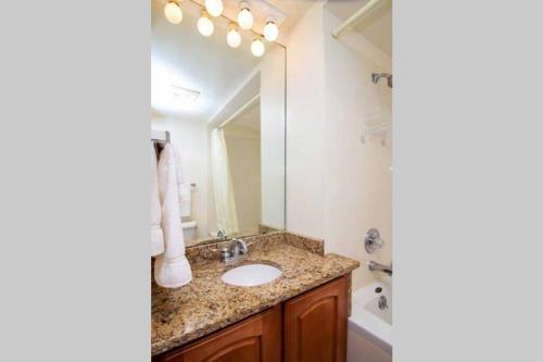 Unit 8 - Treetop 2 Bedroom Villa