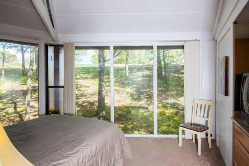 Unit 9 - Treetop 2 Bedroom Villa