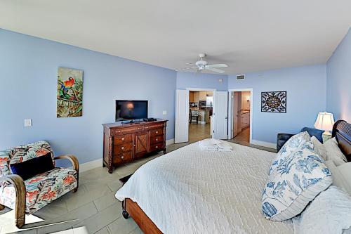 Caribe Condo with Huge Balcony - Gulf & Pool Views condo - image 2