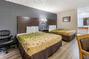 Econo Lodge On Historic Route 66 in Barstow, USA