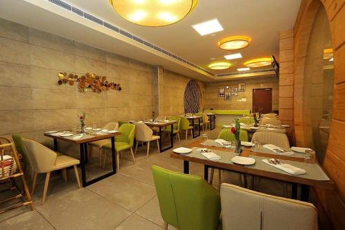 Restorāns, Hotel New York Square in Changanassery