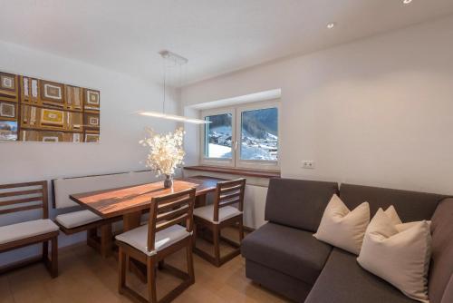 Three-Bedroom Superior Apartment