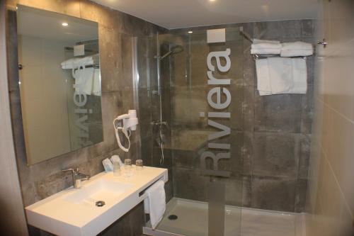 Hotel Riviera Room Type - Double or Twin Room with Private Bathroom