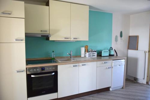 Cocina, Kleine Schwalbe in Lubeck Suburbs