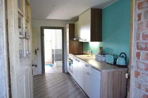 Cocina, Kleine Schwalbe in Lubeck Suburbs