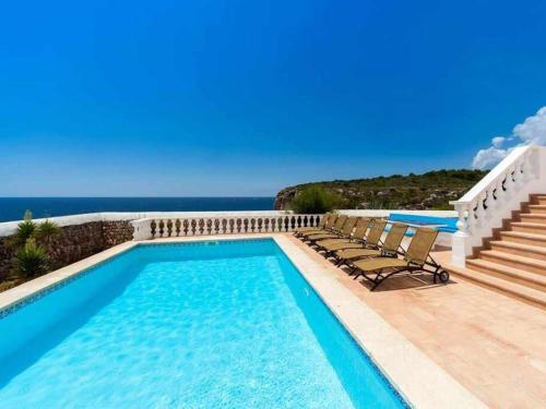 VILLA ES MACAR Vistas únicas al mar junto a la playa piscina climatizada gîte à louer Es Canutells