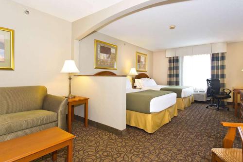 Days Inn & Suites by Wyndham La Crosse-Onalaska