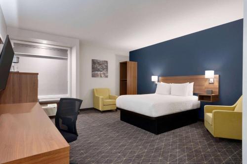 Microtel Inn & Suites by Wyndham Kelowna