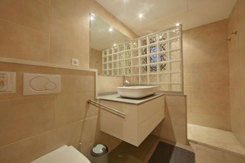 Modern Villa close to Costabella beach - image 22