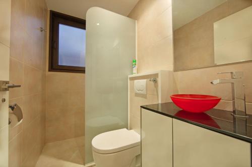 Modern Villa close to Costabella beach - image 18