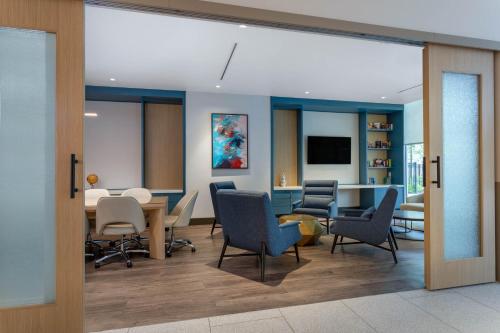 TRYP by Wyndham Orlando - image 2