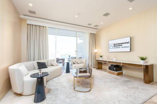 Five - Palm Jumeirah, by Quintessential Quarters