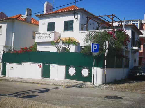  Caparica Surf Villa, Pension in Costa da Caparica