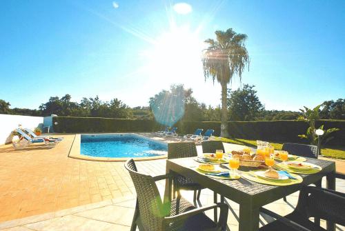 Swimming pool, Villa Martinica by Algarve Vacation in Guia