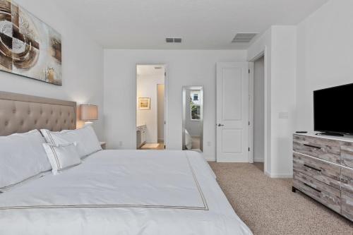10BR Mansion - Family Resort - Private Pool and BBQ