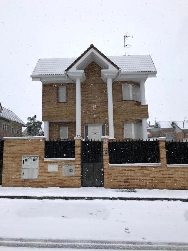  Chalé Barajas Escala, Pension in Madrid bei Torrejón de Ardoz